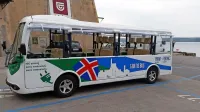 Dva električna avtobusa bosta dva meseca brezplačno vozila po 
Strunjanu. 