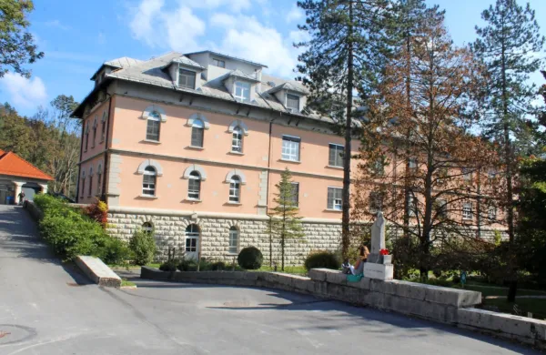 Psihiatrično bolnišnico ob nedorečeni resoluciji o duševnem 
zdravju čaka negotova prihodnost.
