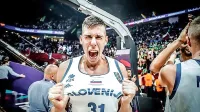 Skromni in marljivi  Vlatko Čančar ima pri 22 letih že dva velika 
mejnika: z reprezentanco je evropski članski prvak, zdaj pa tudi 
član lige NBA.