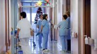 Medicinski tehniki, ki v praksi opravljajo delo diplomiranih 
medicinskih sester, bodo po novem za to delo primerno plačani. 