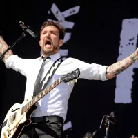 Drevi bo na festivalu nastopil Frank Turner, angleški pankerski in 
folkovski kantavtor.   