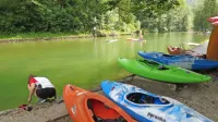 Festival športov Aktivna Bela je krojilo vreme, a najpogumnejši so 
vztrajali na in v 15 Celzijevih stopinj mrzli vodi.