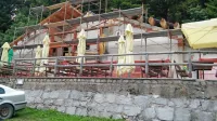 Planinski dom na Sviščakih bo ohranil dosedanjo podobo, dobil pa 
bo novo streho in pod njo sobe z ležišči, deležen bo tudi 
energetske sanacije.

 