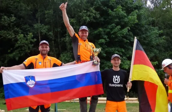 Slovenca  Robert Čuk iz Podkraja in Janez Meden iz Topol sta v Belgiji stopila na najvišji stopnički.    