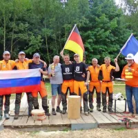 Če se enemu od slovenske trojice  na evropski preizkušnji ne bi 
zalomilo v eni od disciplin, bi ekipa najbrž zmagala. Na koncu je  
osvojila srebro, za Nemci in pred Francozi. 