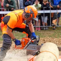 Z motorko v roki do zlata okrog vratu