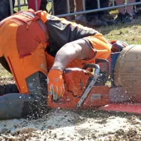 Z motorko v roki do zlata okrog vratu