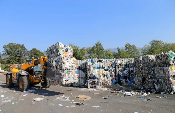Z odlagališča odpadkov na severnem Primorskem (na fotografiji CERO v Stari Gori) bo podjetje Kostak predvidoma v mesecu dni 
odpeljalo odpadno embalažo, ki se že predolgo kopiči.