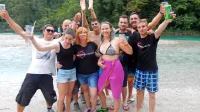 Briško-ozeljansko-vipavska naveza je rajala s  člani primorskih  bendov The Ferminants in Pigs Parlament.   