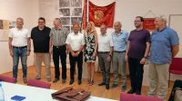 Župani protestirajo zaradi načrtovanega krčenja denarja za primerno porabo. 