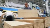8000 do 9000 furniranih kuhinjskih front izdelajo v podjetju Ilmest 
vsak dan.