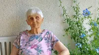 Brigita Imperl  je po  smrti moža Janeza in zdravstvenih težavah, ki 
jih je imela,  terapijo našla v skrbi za vrtnice.