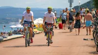 Reševalci na kolesih v osmih urah  naredijo po 16 kilometrov. Ko je 
nujna medicinska pomoč potrebna na kopališčih, najlaže prihitijo 
prav s kolesom.     