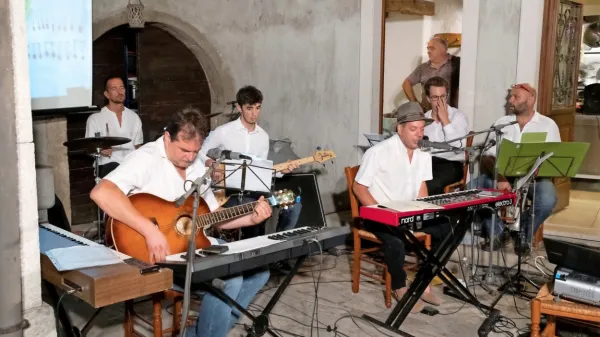 Na koncertu  so predstavili večji del izmed 18 skladb z zgoščenke O Nabrežina, ti rodni moj kraj.