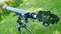 Celestron astromaster 70 EQ tehta dobrih osem kilogramov.