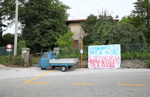 Domačini sporočajo, da jim je usoda nekdanje šole pri srcu.