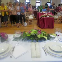 Naj bo klasična, razkošna ... - vse poročne dekoracije so bile oblikovane in sklekljane z ljubeznijo.
