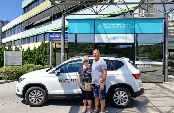 V sredo je  Langeršek v izolsko bolnišnico najprej odpeljal 79-letno Jožico Španič  iz Kort (na 
fotografiji), potem pa še 82-letno Cecilijo Lazar iz Dobrave.   