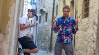 Drill in Masayah nista le  mentor in varovanka, temveč tudi  vse bolj 
priljubljena odrska pajdaša.