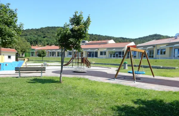 V novem, “jasličnem” vrtcu Lehte v Sežani bodo jeseni malčki 
preživljali dopoldneve v  trinajstih oddelkih,  s čimer je to največja 
enota Vrtca Sežana.  