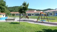V novem, “jasličnem” vrtcu Lehte v Sežani bodo jeseni malčki 
preživljali dopoldneve v  trinajstih oddelkih,  s čimer je to največja 
enota Vrtca Sežana.  