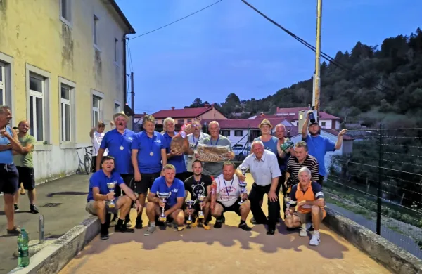 Na Barki so se že 21. družili brkinski in kraški balinarji.