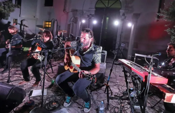 Blues poslastica za biserni finale