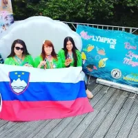 Slovenske morske deklice na evropskem tekmovanju v Angliji: (z leve) Karin Heuffel, Barbara Petek in Valentina Vidrih