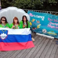 Slovenske morske deklice na lanskem evropskem tekmovanju v 
Angliji: (z leve) Karin Heuffel, Barbara Petek in Valentina Vidrih
