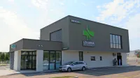 Po jutrišnji otvoritvi bo v Sežani začela delovati druga lekarna in 
hkrati druga drive in lekarna v Sloveniji.
