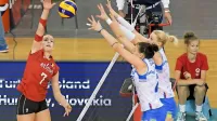 Slovenska povezava servisa  in bloka, v katerem bosta pomembni 
vlogi imeli obe Primorki Tina Grudina in Eva Mori, bo ključnega 
pomena za jutrišnji uspeh nad Ukrajino.