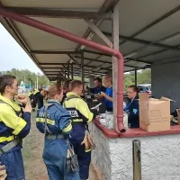 Enota za podporo civilne zaščite občine Miren-Kostanjevica je 
podnevi in ponoči gasilce oskrbovala s hrano in pijačo.