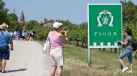 Zlasti za obiskovalce iz velikih mest je Padna oaza, kakršno redko 
vidijo