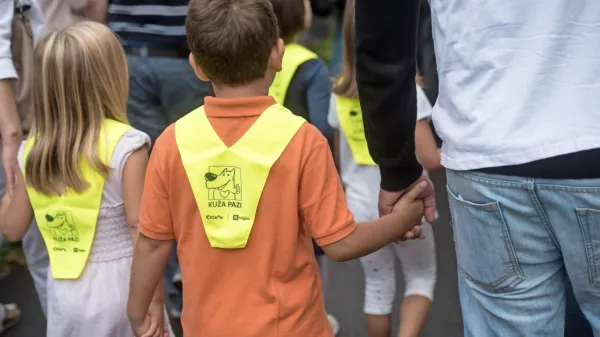 Vedno več  delodajalcev  se zaveda pomena prvega šolskega dne in 
staršem priznajo  dodaten dan plačanega dopusta za spremstvo 
prvošolca.  