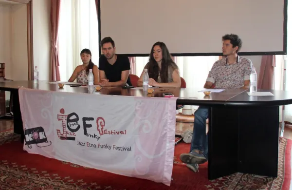 Program  letošnjega Jeffa o predstavili (z leve)  Anastasiya Pruyidze, Tim Mavrič, vodja festivala Arnela 
Abdić in David Nik Lipovac.