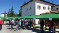 Peti zaposlitveni sejem v Hrpeljah je privabil kar nekaj iskalcev 
zaposlitve, v večini moških, a manj mladih. 