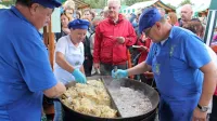 Na svetovnem festivalu pojedli več tisoč porcij praženega krompirja