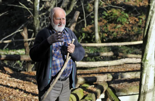 Najvišjo občinsko nagrado, naziv častnega občana, je 86-letni 
Pavel Medvešček dobil “za življenjsko delo izjemnega pomena na 
področju  likovne in besedne umetnosti ter ključen prispevek k 
poznavanju kulturne in duhovne dediščine naših krajev.