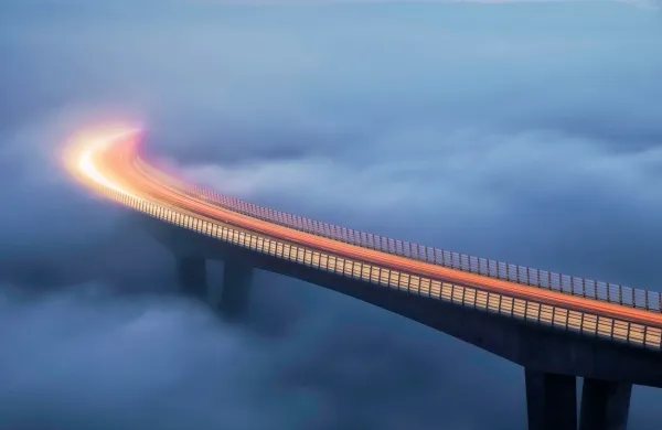 Fotografija črnokalskega viadukta v meglenem objemu je odnesla 
prvo mesto v kategoriju arhitektura - mostovi.