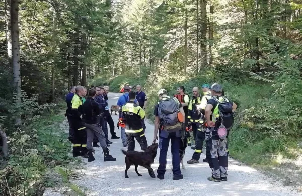 Iskalna akcija se nadaljuje tudi danes.