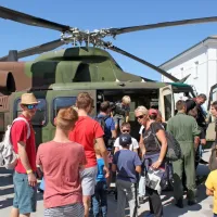 Letalski šov na festivalskem nebu
