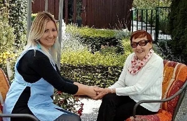 Starejši na Ajdovskem in Postojnskem bodo odslej pomoči na 
domu, ki jo nudi Zavod Pristan, deležni tudi popoldne. 