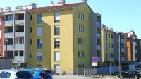 Zadnja “nova” stanovanjska soseska  Kresnice  je bila zgrajena pred 
dobrimi desetimi leti.   