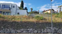 Pred Jelinčičevo hišo so postavili manjkajočo luč