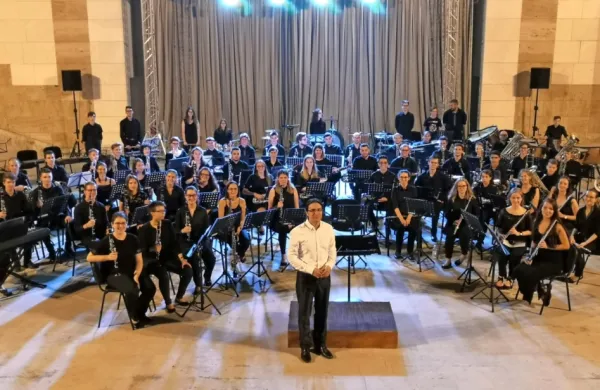 Regijski orkester Krasa in Brkinov pod vodstvom dirigenta Matije 
Tavčarja se bo predstavil drevi v sežanskem Kosovelovem domu.