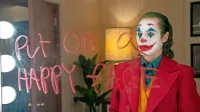 Joaquin Phoenix je z vlogo Jokerja med najresnejšimi kandidati za 
oskarja za najboljšo moško glavno vlogo leta 2019.

