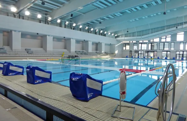 Olimpijski bazen v Kopru je ponovno odprt, odgovornost za 
napake pa ni jasna. 