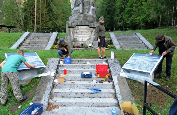 Avstrijci so obnovili table