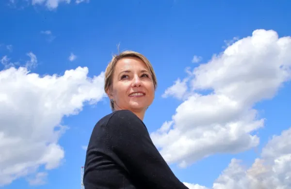 Breda Biščak je nagrajena za prevod dela Johna Williamsa Avgust, 
ki je izšel lani pri Mladinski knjigi.