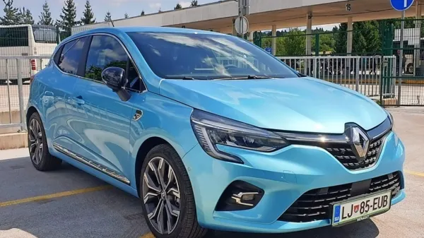Clio ostaja trdno zasidran na vrhu prodajne lestvice, k čemur  je v 
vseh letih pripomoglo tudi dejstvo, da ga  izdelujejo v Novem 
mestu.

